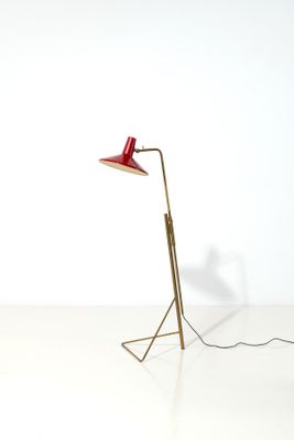 lampe sur pied en forme de lampadaire, munie d'un abat-jour rouge