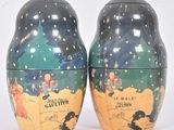 paire de salières et poivrières en céramique ornées de scènes de Noël