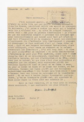 un gros plan d'un morceau de papier sur lequel on a écrit