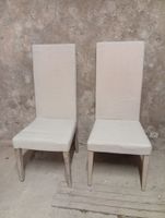 Ensemble de six chaises en bois cérusé blanc. (photo 6)