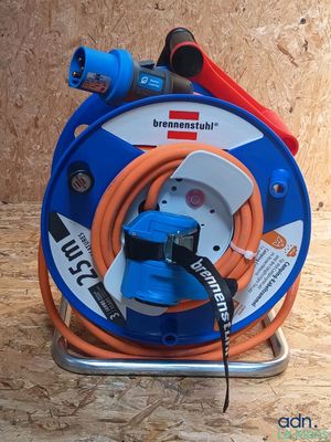 a blue and orange hose attached to a blue and white hose