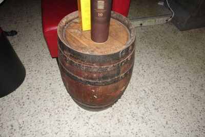 SUR DESIGNATION : Un petit tonneau, deux demi-tonneau, un po…