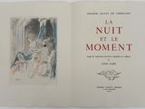 un livre ouvert sur lequel figure le dessin d'une femme assise sur une chaise