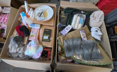 312 / 1 palette de 155 kg de mix ( masque, perruque, h…