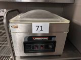 une photo d'une friteuse professionnelle dans une cuisine professionnelle
