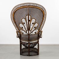 Une grande « chaise Emmanuelle » ou « chaise Peacock » en ro… (photo 5)