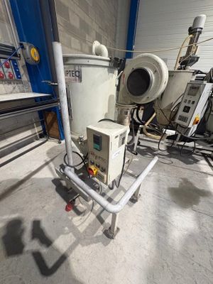 une machine qui se trouve à l'intérieur d'un bâtiment
