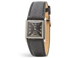 gros plan d'une montre-bracelet sur fond blanc