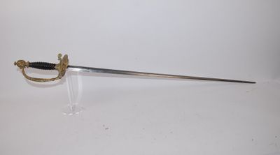 une image représentant une épée posée sur une table
