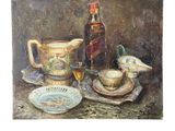une peinture représentant une nature morte avec des tasses à thé et des soucoupes posées sur une table
