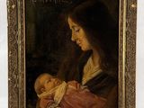 une peinture ancienne représentant une femme tenant un bébé dans ses bras