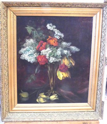 une peinture de fleurs dans un vase sur une table