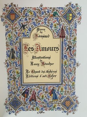 la couverture d'un livre ornée d'un motif décoratif