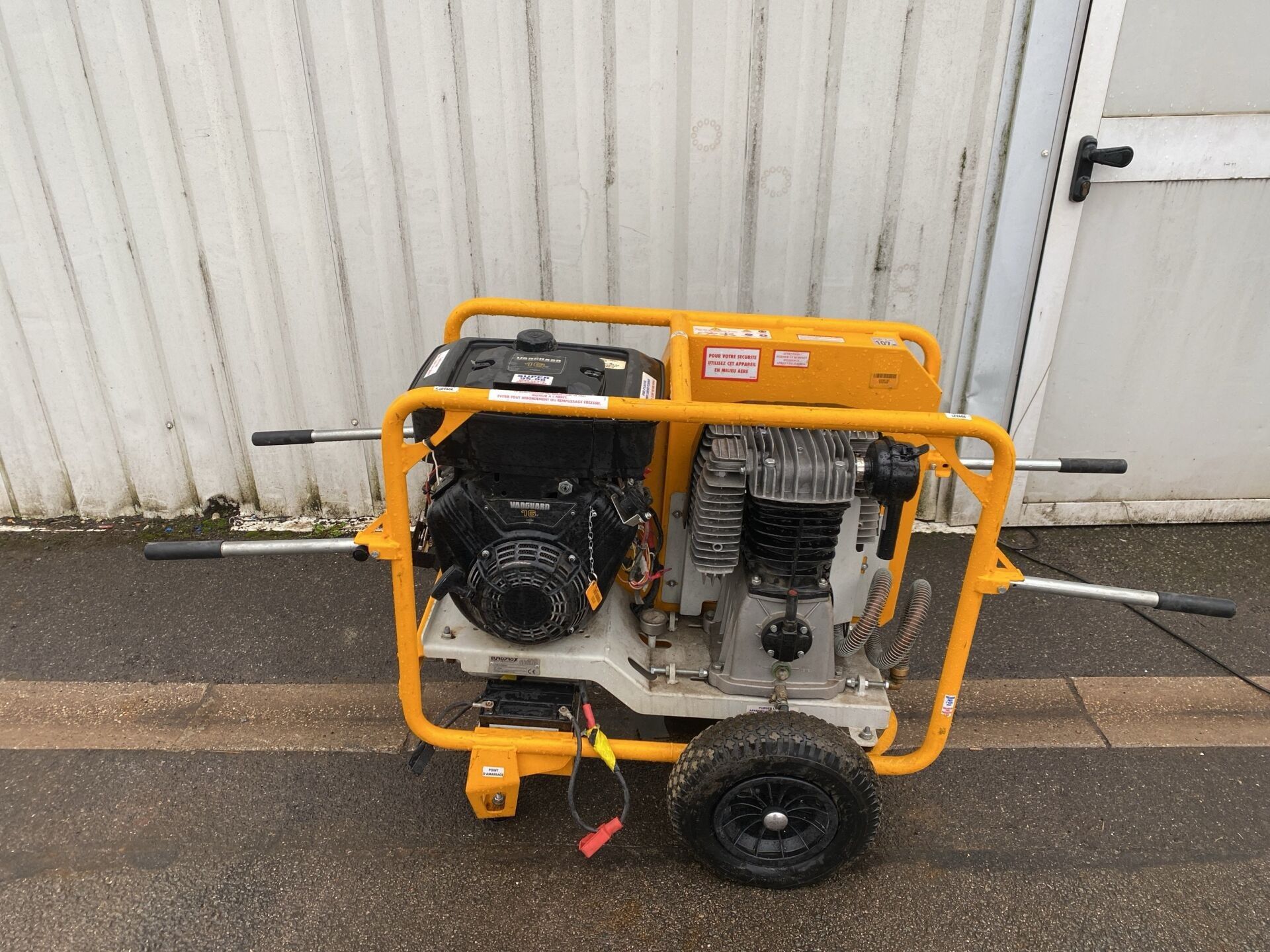 Compresseur d'air essence sur chariot EUROPRO type 100TH