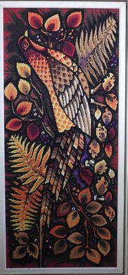 tableau représentant un oiseau perché sur une branche, avec des feuilles et des fleurs