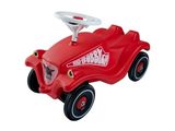 petite voiture rouge avec un volant et une direction, sur fond blanc