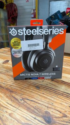 Casque sans fil SteelSeries Arctis Nova 7 à vendre à San José, Californie