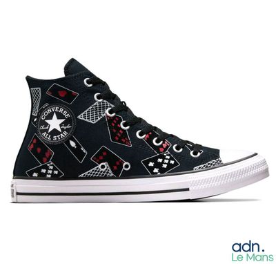 Converse All Star Hi noires avec des étoiles rouges et blanches