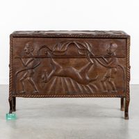 Meuble-bar en bois sculpté avec des reliefs figuratifs, de s… (photo 3)