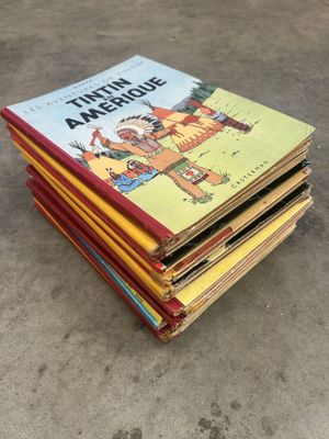 une pile de livres pour enfants empilés les uns sur les autres