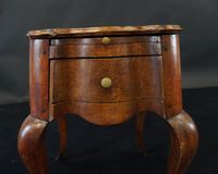 Table de chevet en bois de placage reposant sur 4 pieds galb… (photo 3)