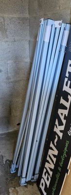 Tonnelle pliante 3x3 mètres sans sa toile cirée (non retrouv…