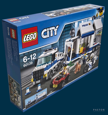 une boîte de véhicules de police Lego City et une voiture de police