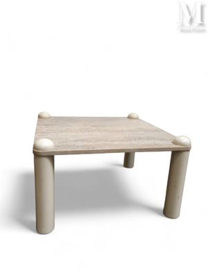 CINNA (?) Table basse, de forme carré. Le plateau en travert…