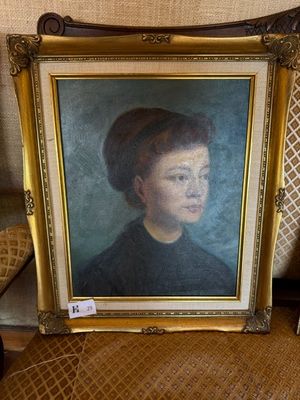 un tableau représentant une femme assise sur une chaise à côté d'une autre chaise