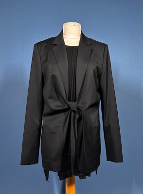 a black jacket on a mannequin mannequin mannequin mannequin mannequin mannequin mannequin mannequin mannequin