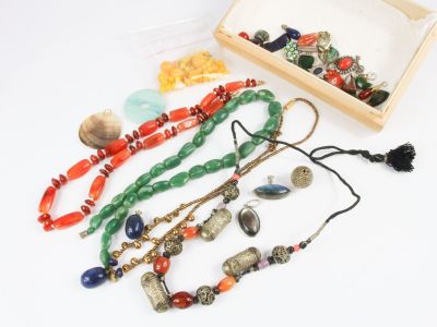 Lot. - collier de perles de cornalines