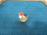 a ring that is sitting on top of a blue mat
