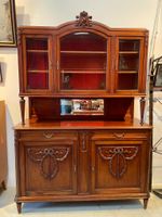 GRAND BUFFET DEUX CORPS en bois sculpté, vitrine supérieure … (photo 2)