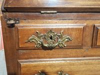 Bureau de pente en noyer ouvrant à quatre tiroirs sur trois … (photo 3)