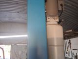 a picture of a machine that is sitting in a building