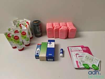 un grand nombre d'éléments sur la table