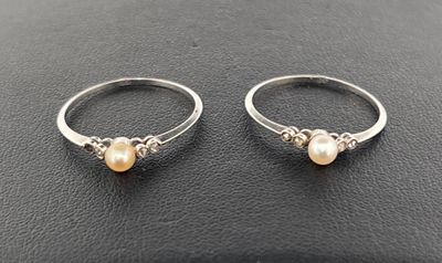 Ensemble de deux bagues en or gris 750 millièmes ornées d'une perle de - Photo 1