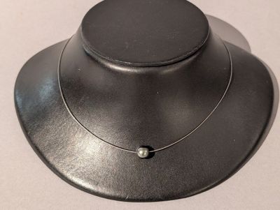 Collier câblé et perles de Tahiti (D. 8 à 9 mm), fermoir 1.4…