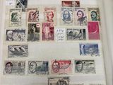 un livre avec beaucoup de timbres