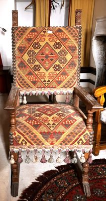 Fauteuil armature bois assise et dossier tissu - Photo 1