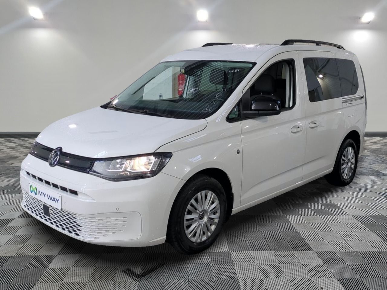 VOLKSWAGEN - CADDY 2.0 TDI 102 BVM6 - GO - Mise en service: 10/01/2023 - véhicule et carte grise belge Batterie faibl...