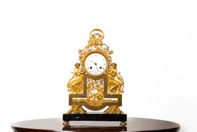 Importante pendule à l'allégorie de la chasse en bronze cise…