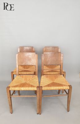 Suite de quatre chaises en bois naturel, le dossier à large …