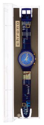 une photo d'une montre dans son coffret