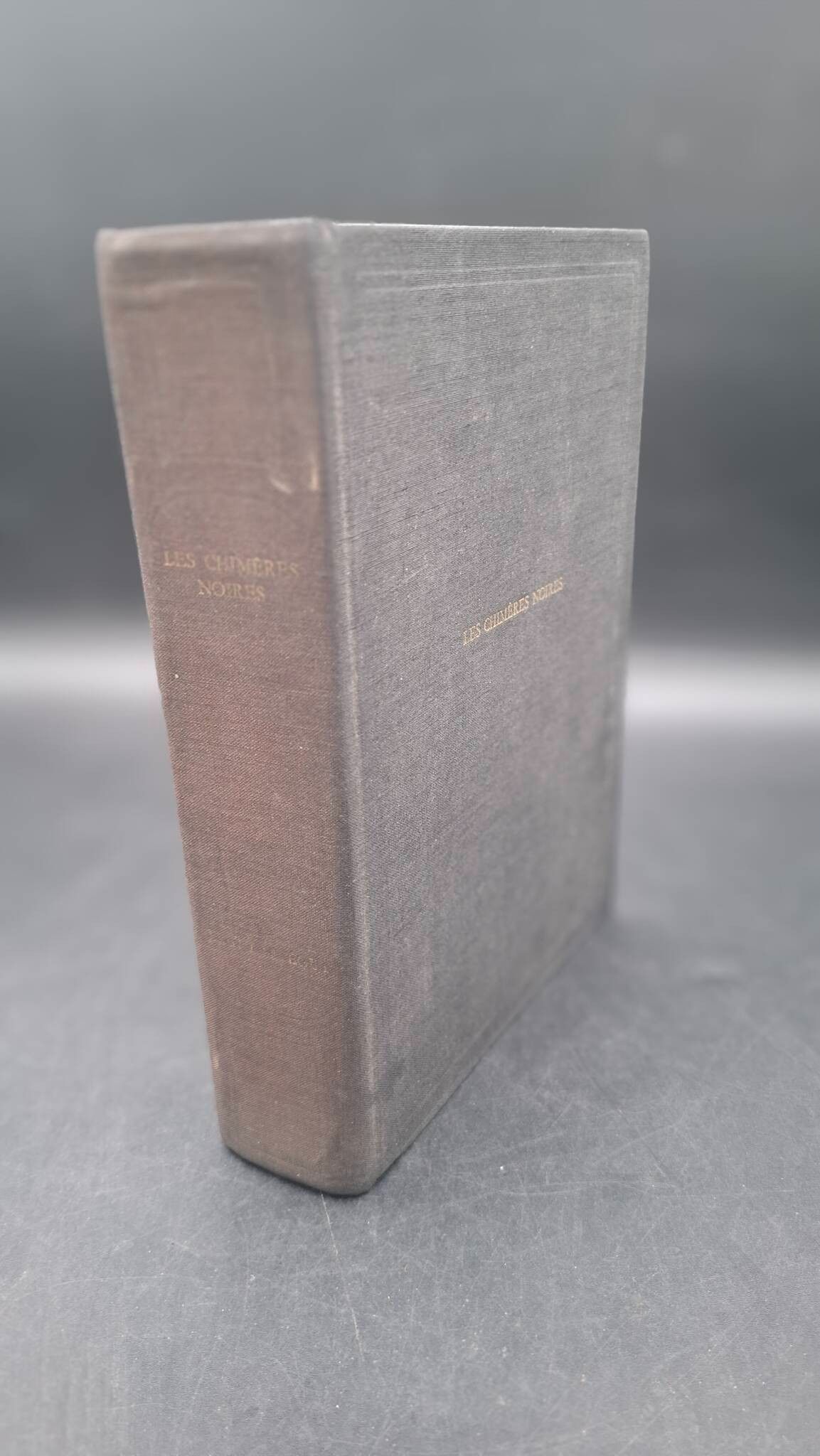ARTEGUY (Jean), Les Chimères noires Description : Genève, La Guilde du Livre, 1973 Un volume in-8 couverture entoilée...