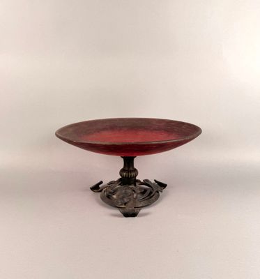 Large coupe en verre marmoréen sur piédouche, base en fer fo… - Photo 1