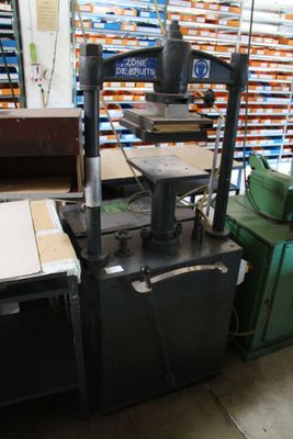 1 presse à semelles et talons - sans marque apparente