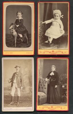 plusieurs photos d'époque représentant des enfants en tenue de cérémonie et coiffés de chapeaux