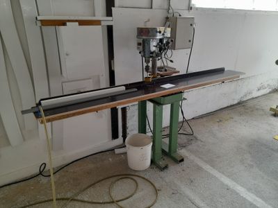a machine that is sitting on a table in a room