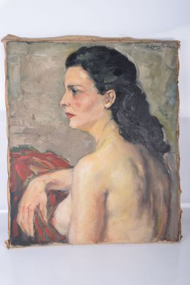 tableau représentant une femme aux longs cheveux noirs assise devant un mur blanc